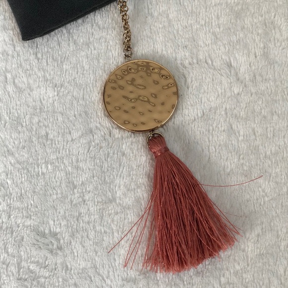 rocksbox tassel necklace - Picture 5 of 6